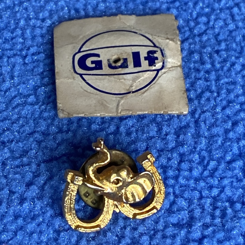 Vintage Gulf Gas Republican Lucky Horseshoe small pin